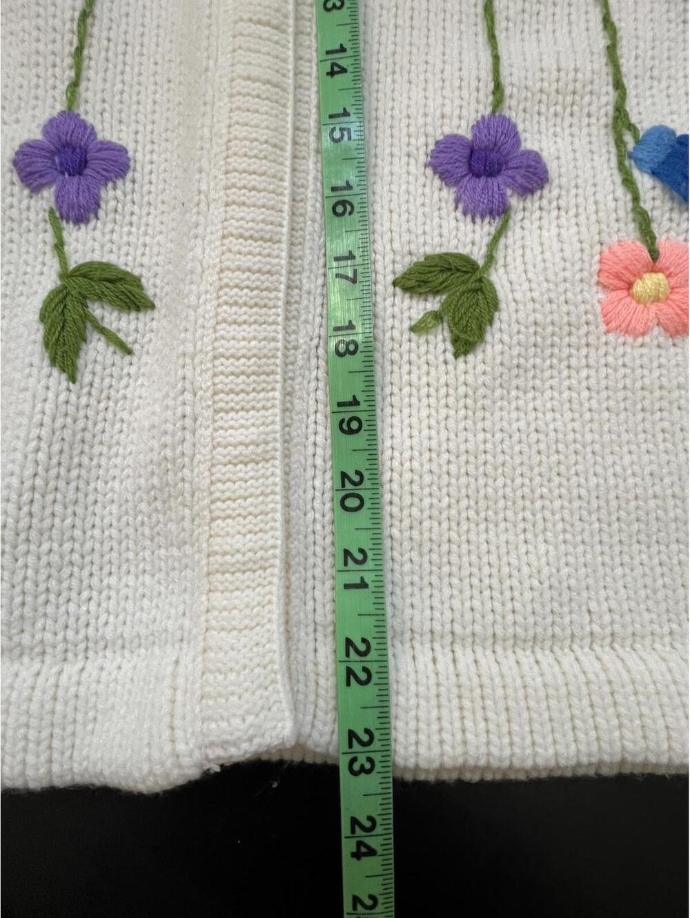 Vintage Women's Handmade Cardigan Sweater - Picture 4 of 5